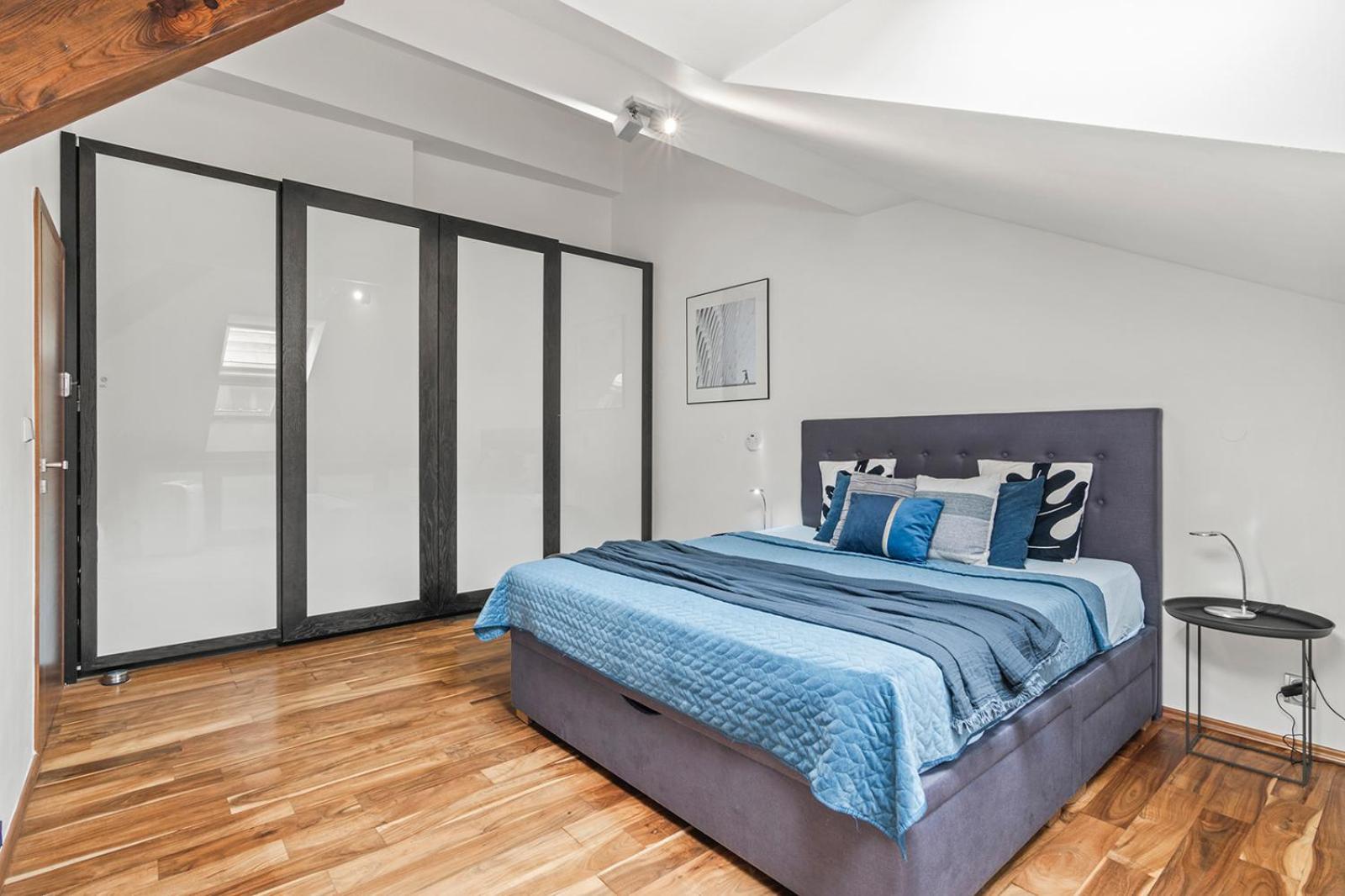 Days - Spacious 117m2 Attic Retreat W Ac - Near Old Town Sq Prague